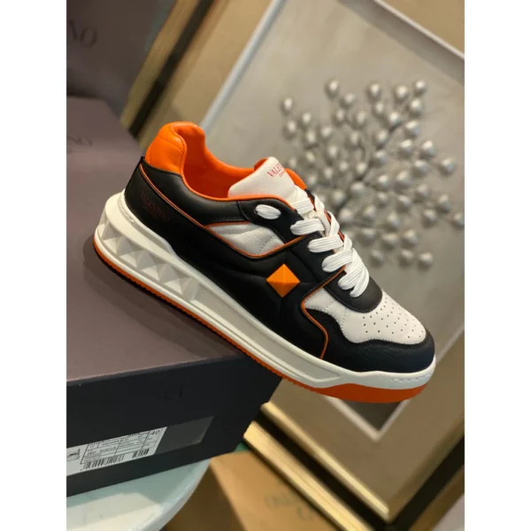 my-11134207-7r98u-llk5ry9v5fsk1f.webp Women Sneakers VL Diamond